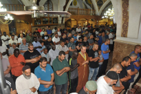 بالفيديو والصور: شعائر صلاتي العشاء والتراويح من مسجد يافا الكبير "المحمودية"